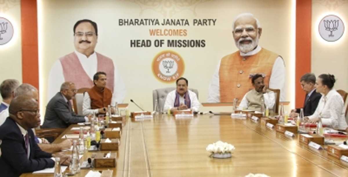 विदेशी राजनयिकों के साथ बैठक में बोले जेपी नड्डा, भाजपा में है मजबूत आंतरिक लोकतंत्र और विचारधारा